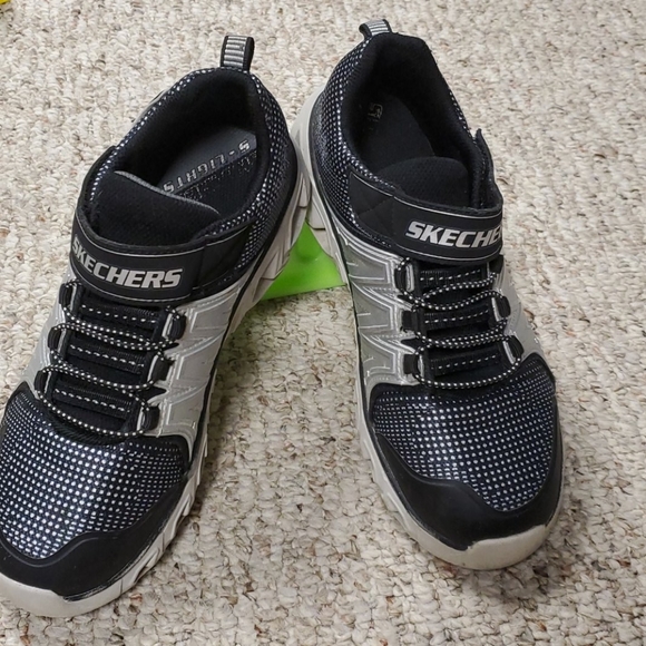 skechers size 4